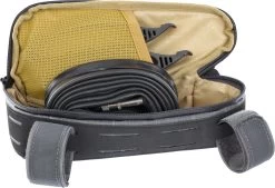 Evoc Multi Frame Pack M 1L - Rahmentasche -Bike Zubehör evoc multi frame pack m 1 liter rahmentasche carbon grau offen mit inhalt