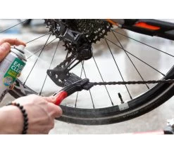 Motorex Easy Clean Ketten- Und Teilereiniger -Bike Zubehör mtorex easy clean ketten und teilreiniger im einsatz 2