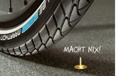 Schwalbe Marathon Plus 27,5" Performance Line Drahtreifen 4 Schwalbe Marathon Plus 27,5" Performance Line Drahtreifen -Bike Zubehör schwalbe 27 5 zoll elektrofahrrad marathhon plus unplattbar